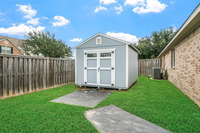 1714 Brighton Brook Lane, Pearland, TX 77581