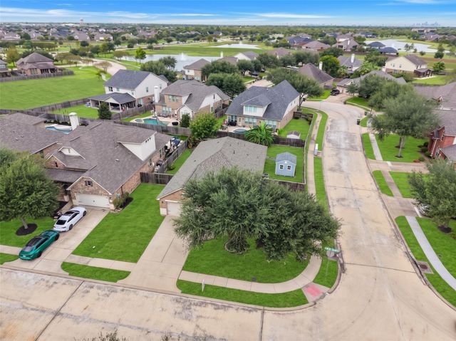 1714 Brighton Brook Lane, Pearland, TX 77581