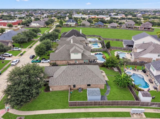 1714 Brighton Brook Lane, Pearland, TX 77581