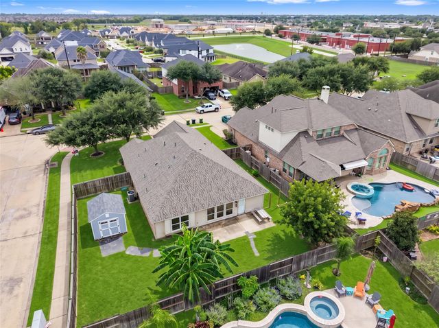 1714 Brighton Brook Lane, Pearland, TX 77581
