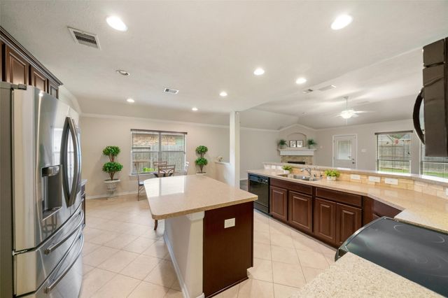 1714 Brighton Brook Lane, Pearland, TX 77581