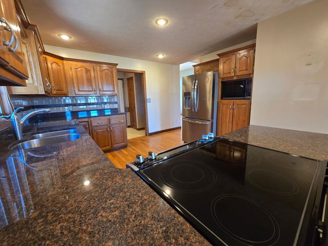 4342 S Quail Creek Avenue, Springfield, MO 65810