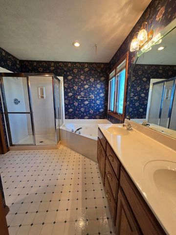 4342 S Quail Creek Avenue, Springfield, MO 65810