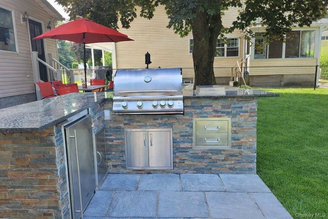 147 Lake Baldwin Drive, Mahopac, NY 10541