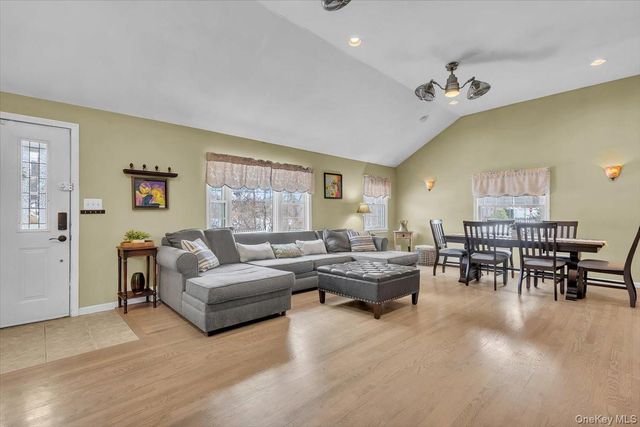 147 Lake Baldwin Drive, Mahopac, NY 10541