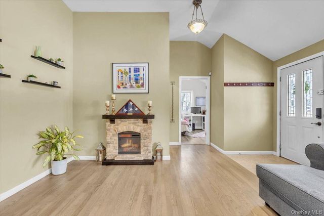 147 Lake Baldwin Drive, Mahopac, NY 10541