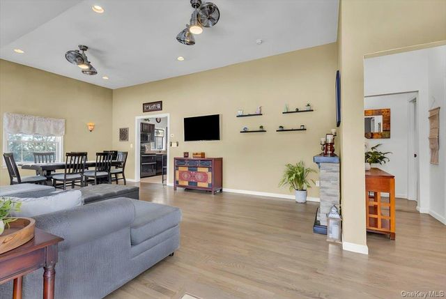 147 Lake Baldwin Drive, Mahopac, NY 10541