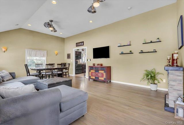 147 Lake Baldwin Drive, Mahopac, NY 10541