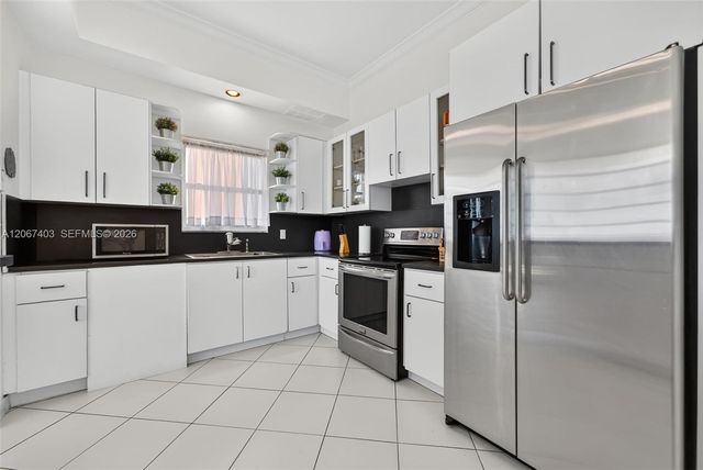 1351 NE Miami Gardens Drive PH1725E, Miami, FL 33179