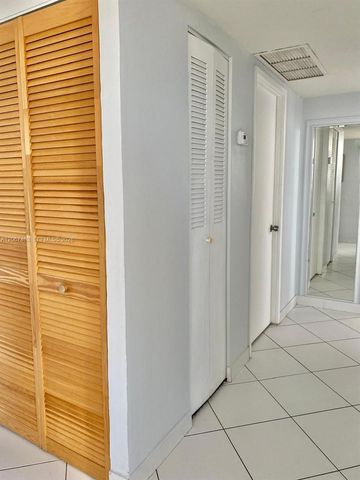 1351 NE Miami Gardens Drive PH1725E, Miami, FL 33179