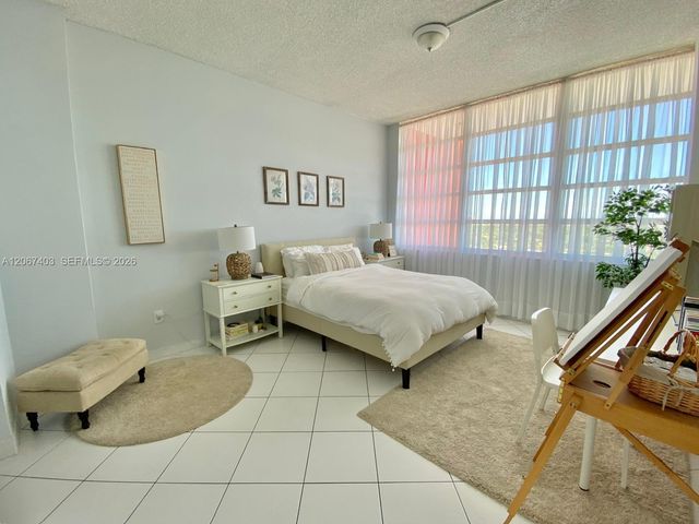 1351 NE Miami Gardens Drive PH1725E, Miami, FL 33179