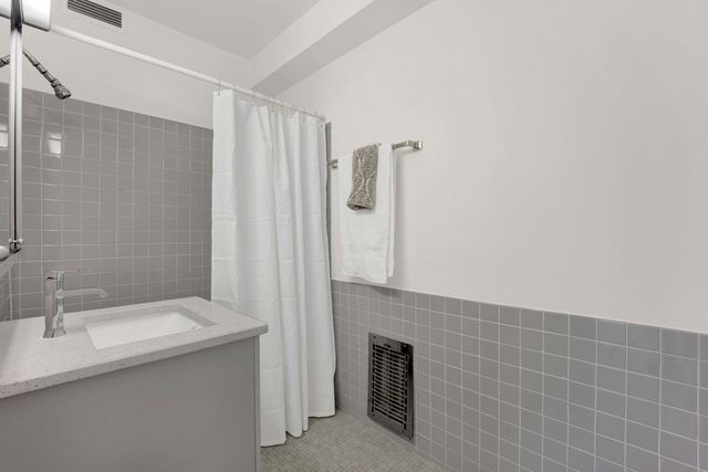 900 N LAKE SHORE Drive 1706, Chicago, IL 60611