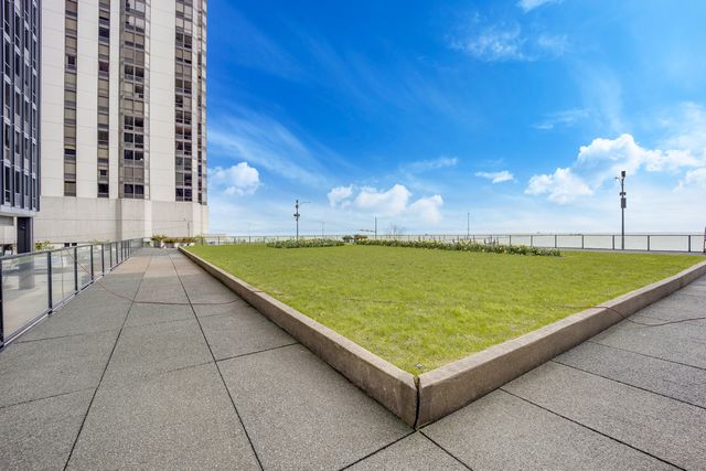900 N LAKE SHORE Drive 1706, Chicago, IL 60611