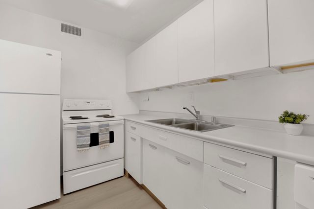 900 N LAKE SHORE Drive 1706, Chicago, IL 60611