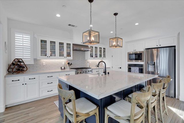 994 Mayflower Way, Yuba City, CA 95991