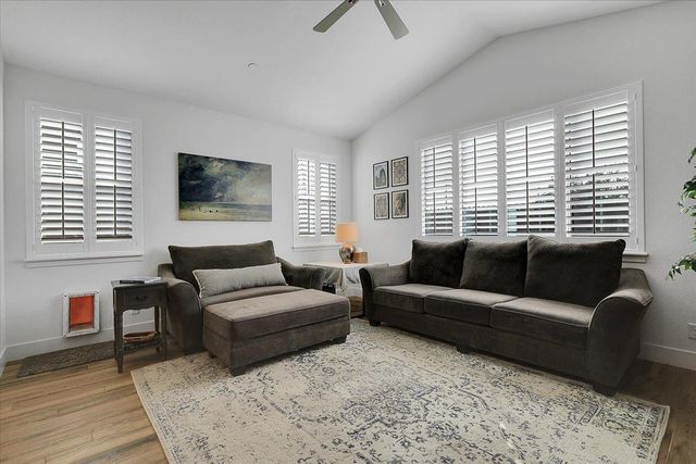 994 Mayflower Way, Yuba City, CA 95991