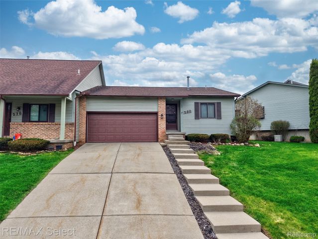 580 Oakbrook Circle, Flushing, MI 48433