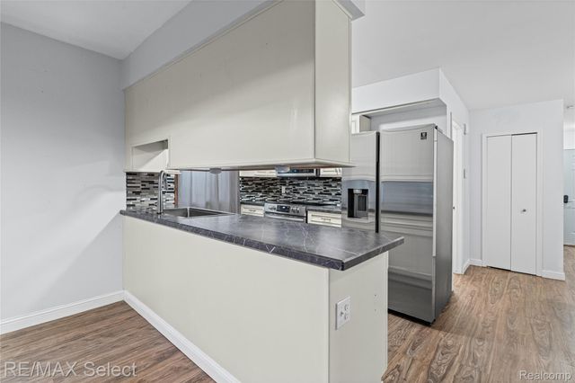 580 Oakbrook Circle, Flushing, MI 48433