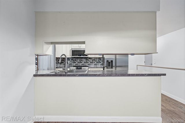 580 Oakbrook Circle, Flushing, MI 48433