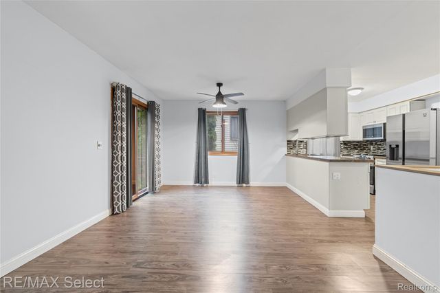 580 Oakbrook Circle, Flushing, MI 48433