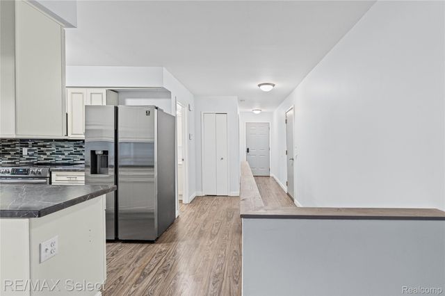 580 Oakbrook Circle, Flushing, MI 48433