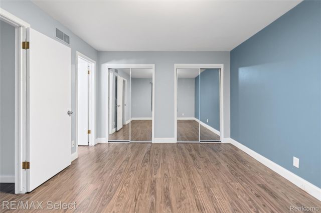 580 Oakbrook Circle, Flushing, MI 48433