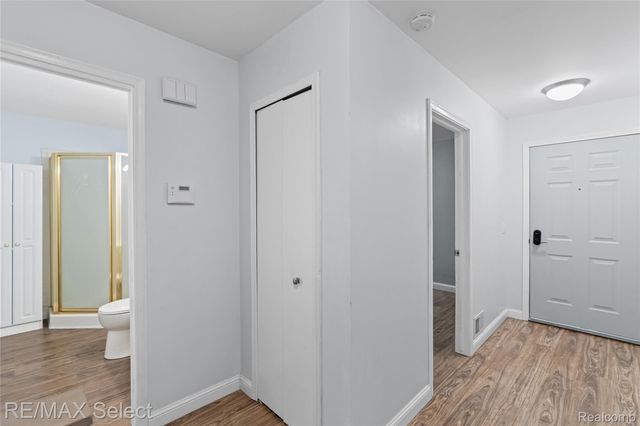 580 Oakbrook Circle, Flushing, MI 48433