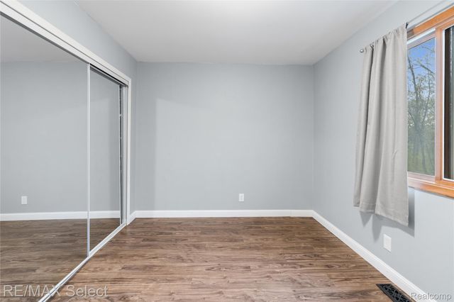 580 Oakbrook Circle, Flushing, MI 48433