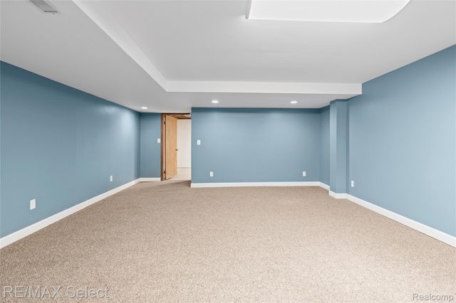 580 Oakbrook Circle, Flushing, MI 48433