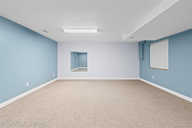 580 Oakbrook Circle, Flushing, MI 48433