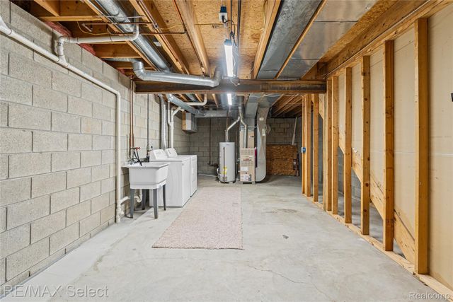580 Oakbrook Circle, Flushing, MI 48433