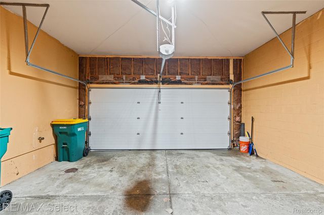 580 Oakbrook Circle, Flushing, MI 48433