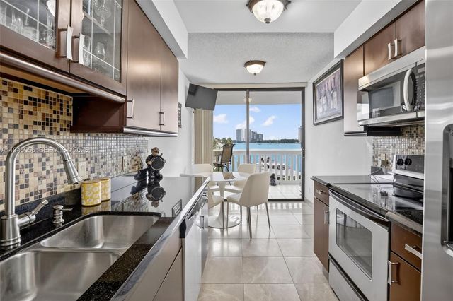 1000 W Island Blvd 312, Aventura, FL 33160