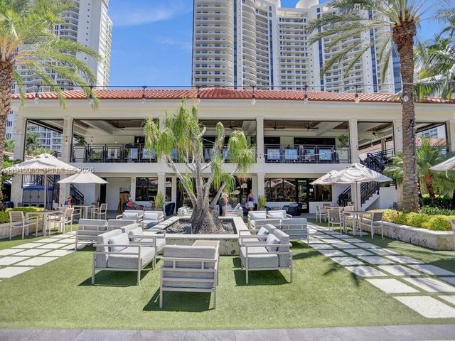 1000 W Island Blvd 312, Aventura, FL 33160