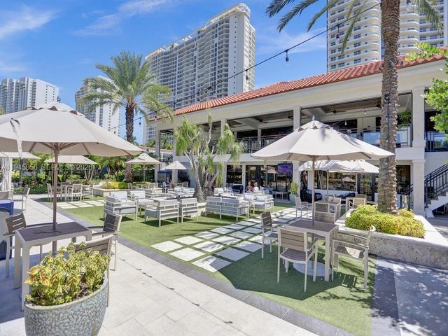 1000 W Island Blvd 312, Aventura, FL 33160