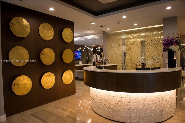 1000 W Island Blvd 312, Aventura, FL 33160