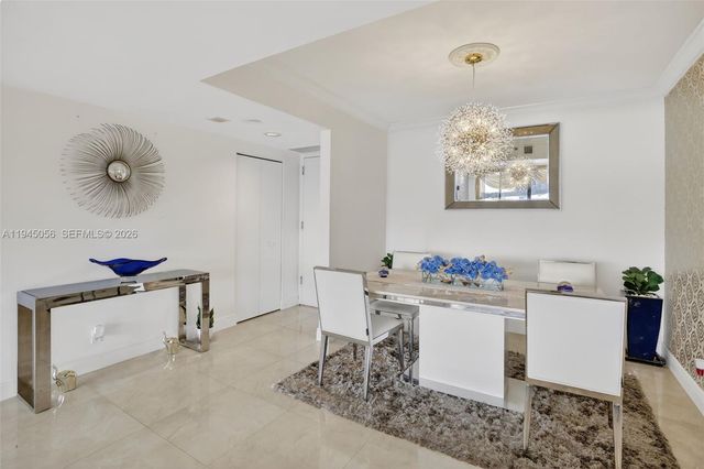 1000 W Island Blvd 312, Aventura, FL 33160