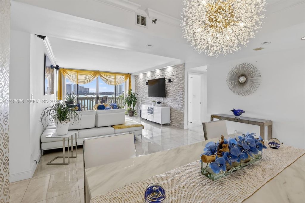 1000 W Island Blvd 312, Aventura, FL 33160