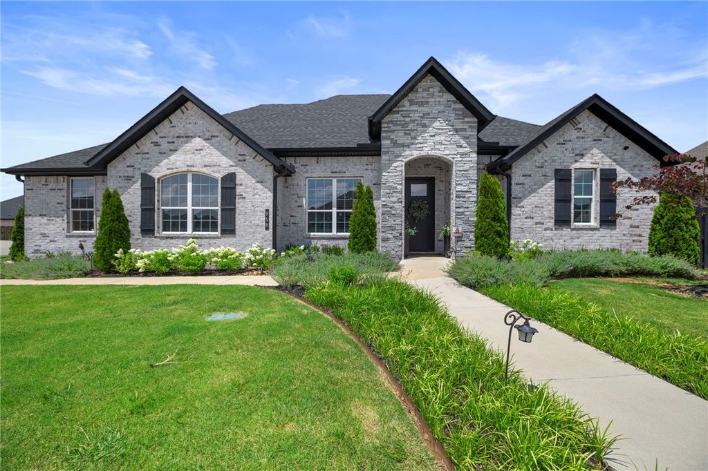958 Budrio Avenue, Tontitown, AR 72762