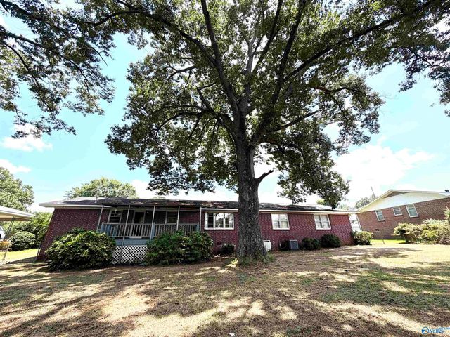 2116 Argyle Way, Gadsden, AL 35904