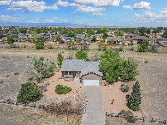 409 W Baldwyn Dr, Pueblo West, CO 81007