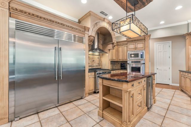 2119 N Fielder Road, Arlington, TX 76012