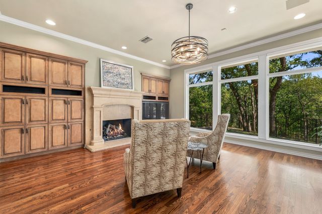 2119 N Fielder Road, Arlington, TX 76012
