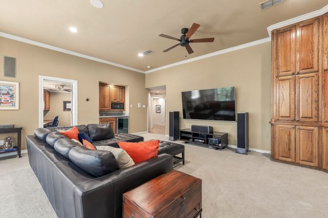 2119 N Fielder Road, Arlington, TX 76012