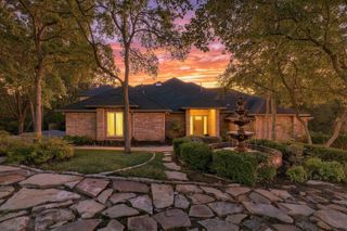 2119 N Fielder Road, Arlington, TX 76012