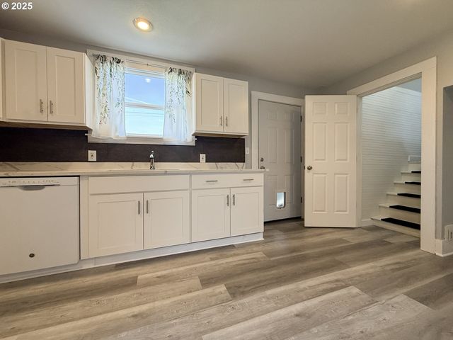 318 WILLAMETTE St, Oregon City, OR 97045