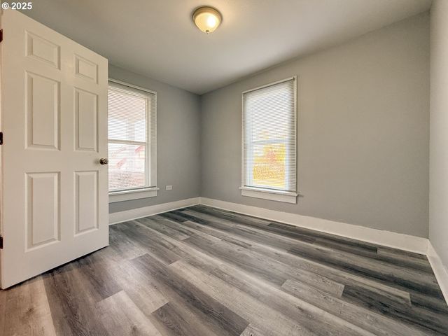 318 WILLAMETTE St, Oregon City, OR 97045