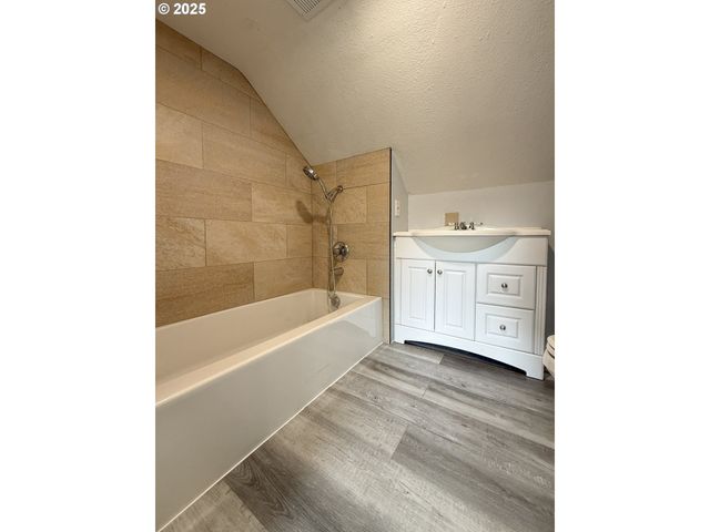 318 WILLAMETTE St, Oregon City, OR 97045