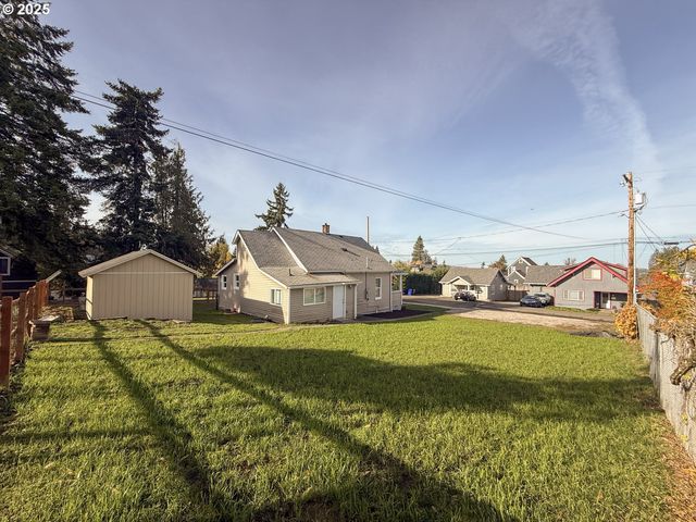 318 WILLAMETTE St, Oregon City, OR 97045
