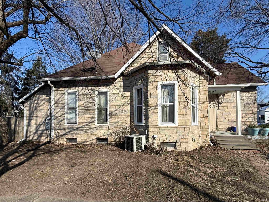 304 N 10th Street, Vincennes, IN 47591